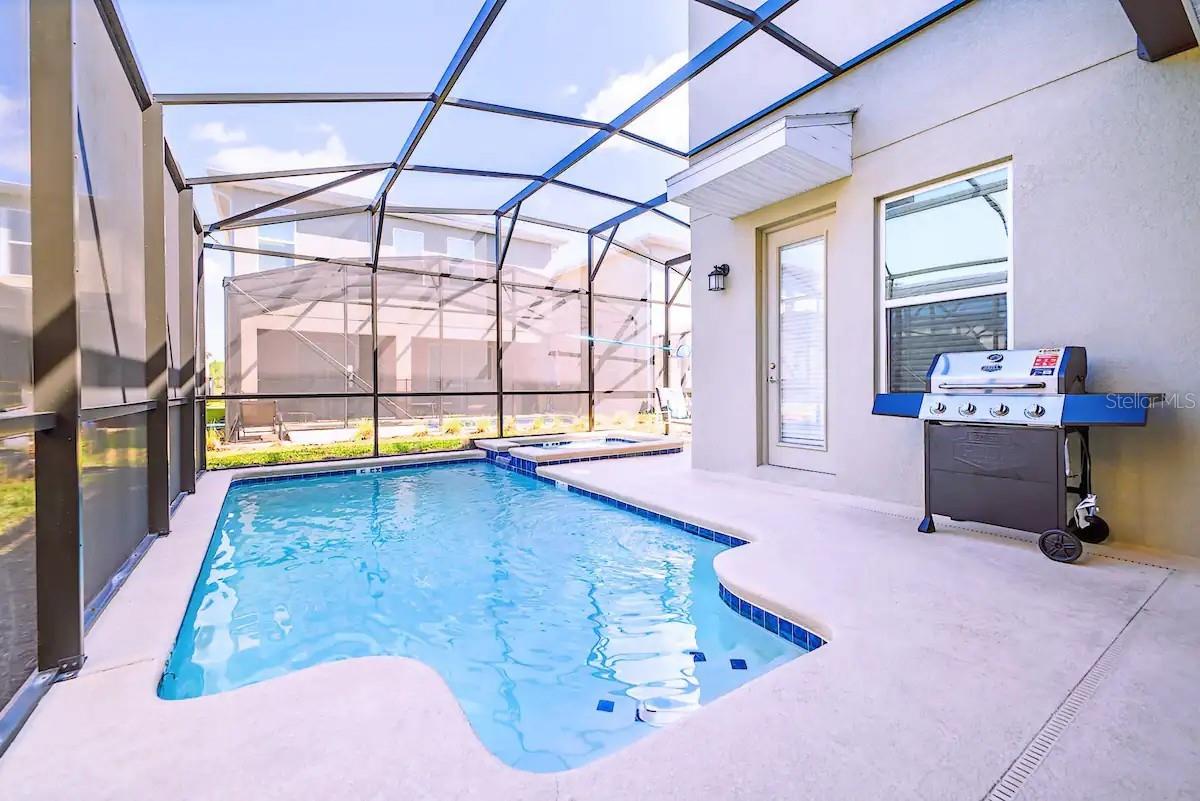 STOREY LAKE 4 - Residential