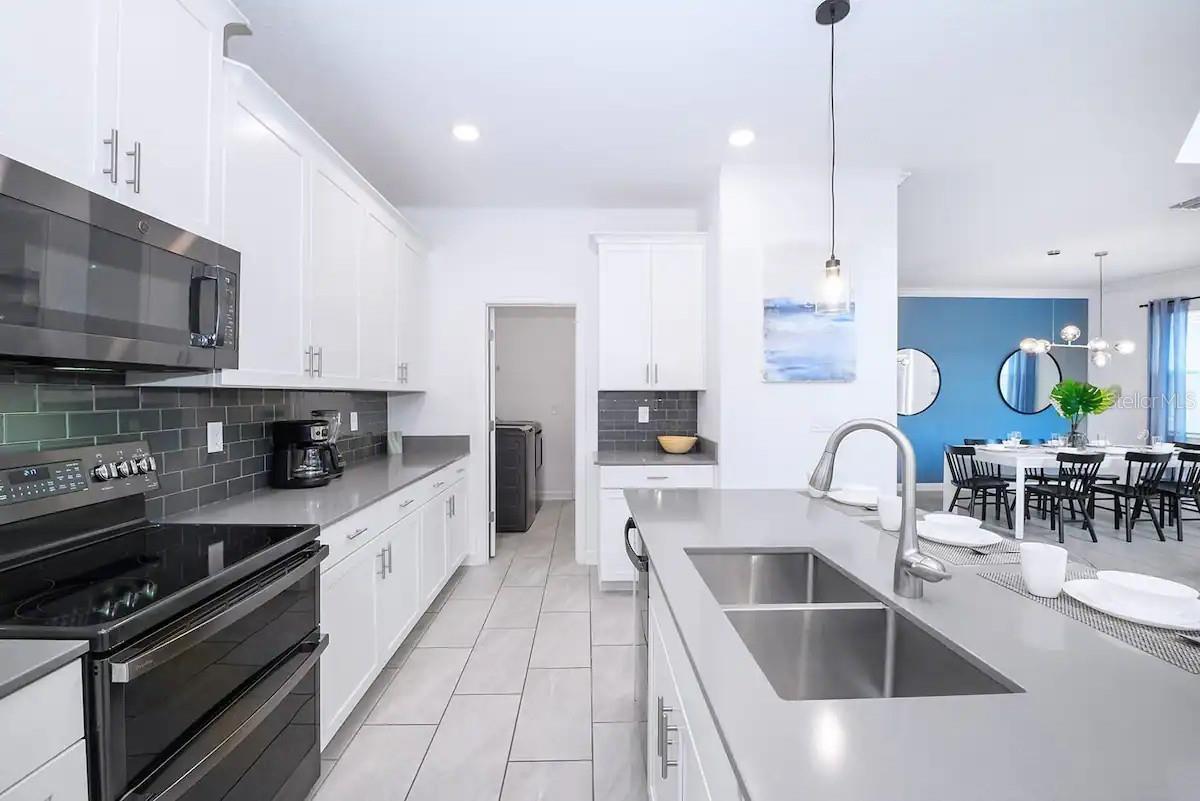 STOREY LAKE 4 - Residential