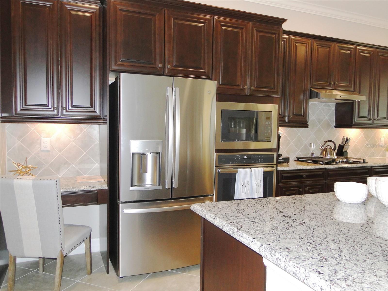 LAKEWOOD NATIONAL - Residential Lease