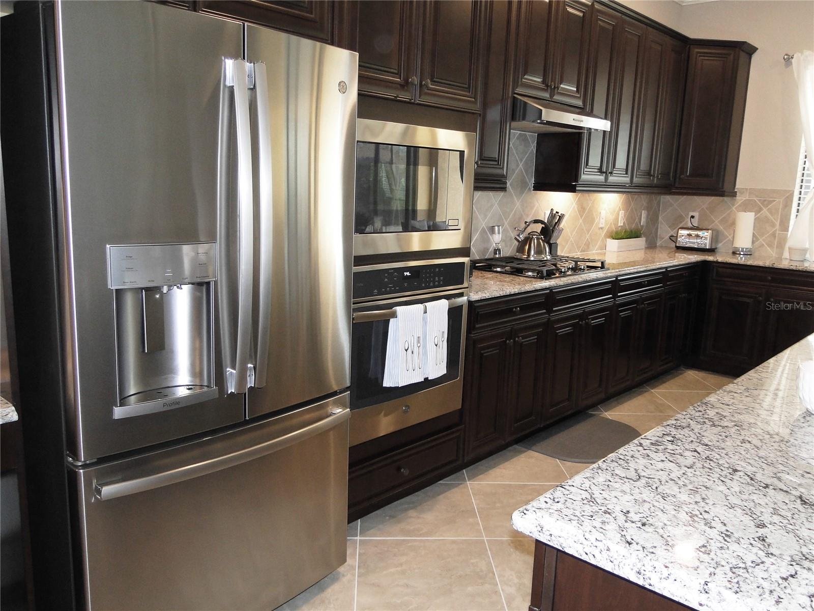 LAKEWOOD NATIONAL - Residential Lease