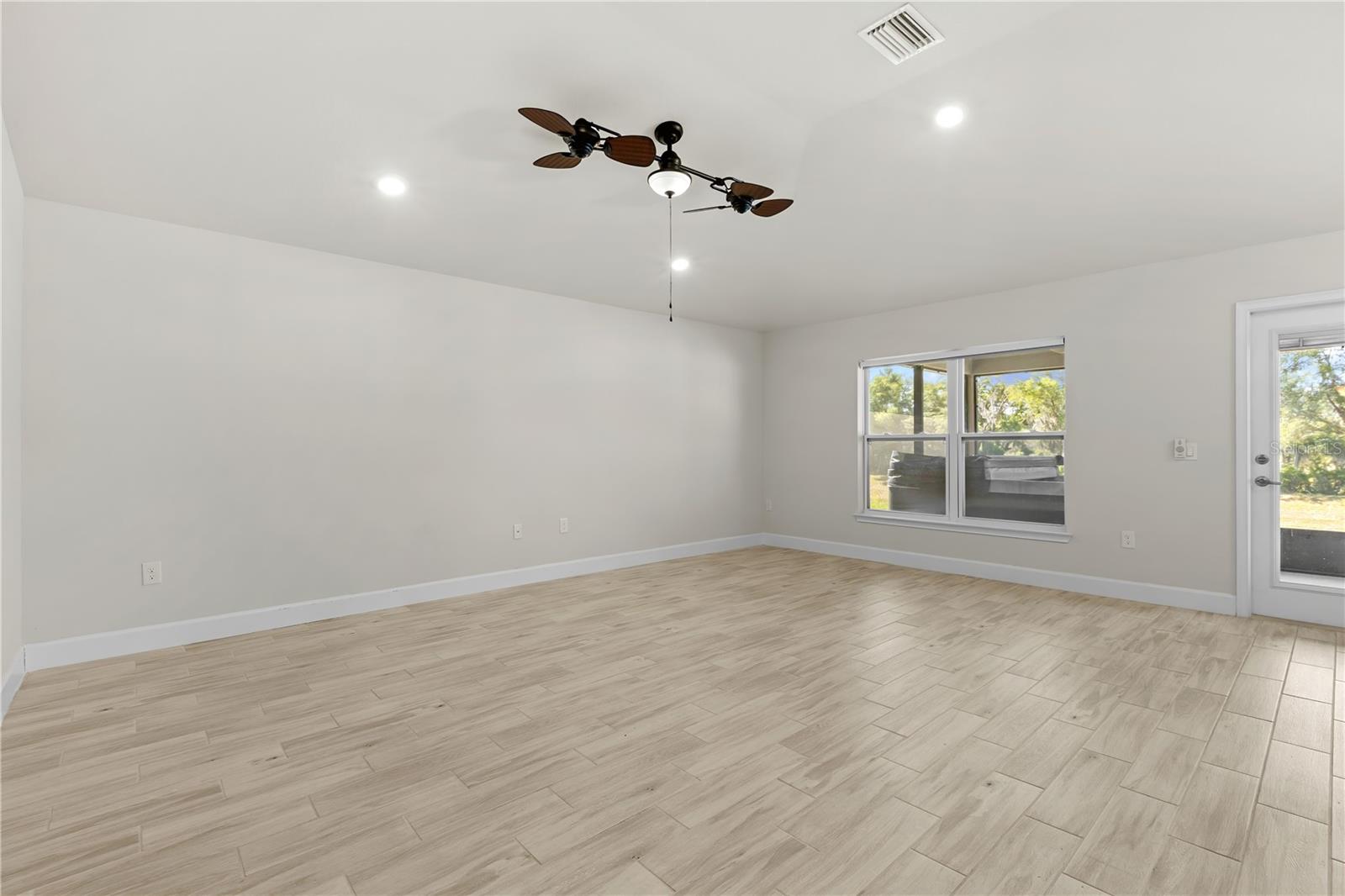 ABBEY GLEN - Residential
