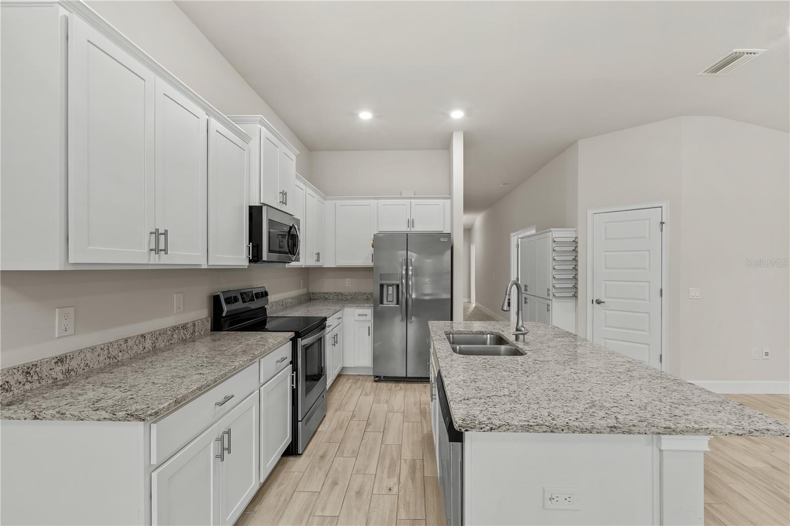 ABBEY GLEN - Residential