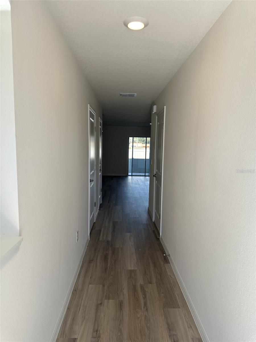 LAUREL COMMONS - Residential Lease