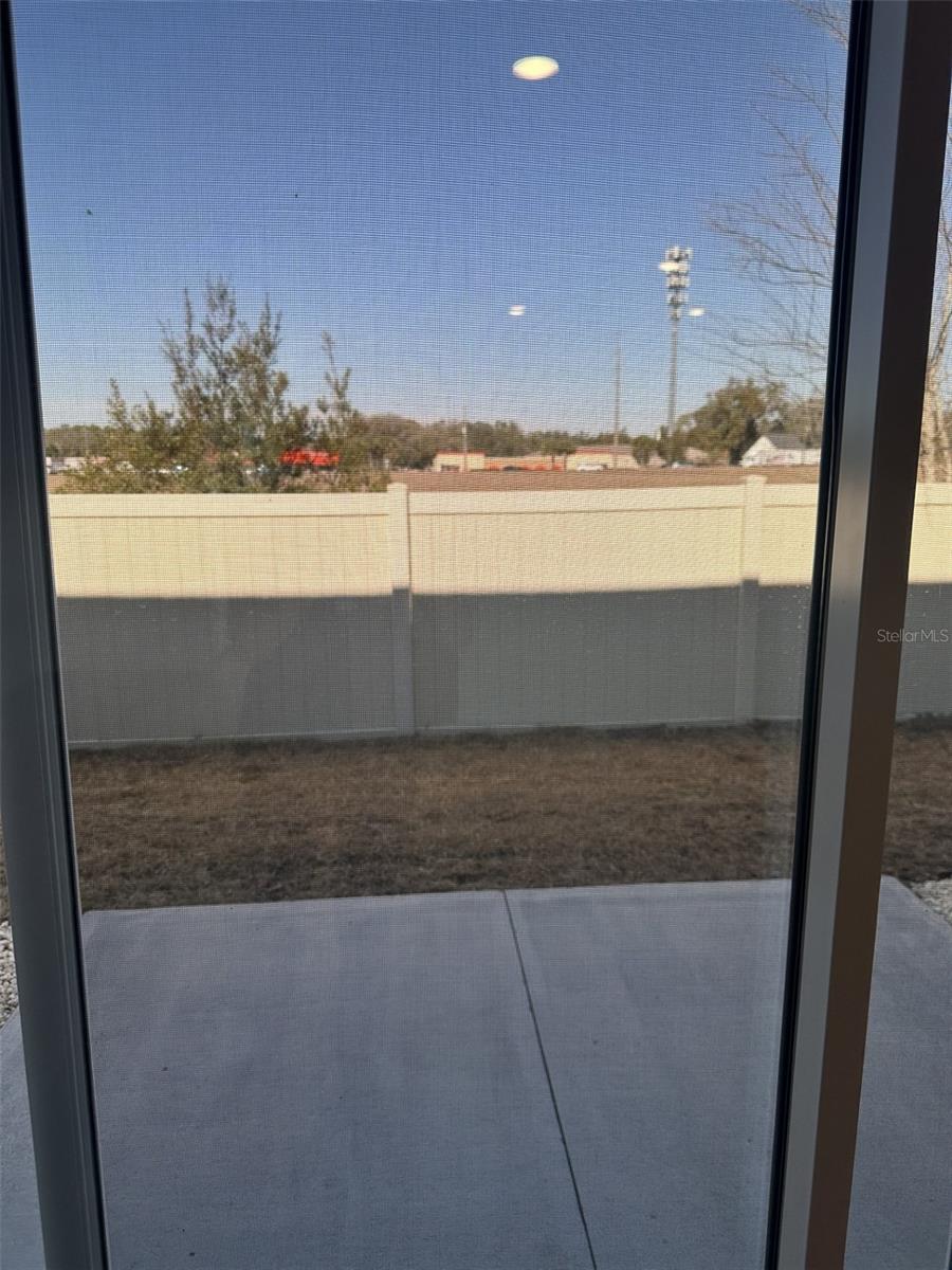 LAUREL COMMONS - Residential Lease