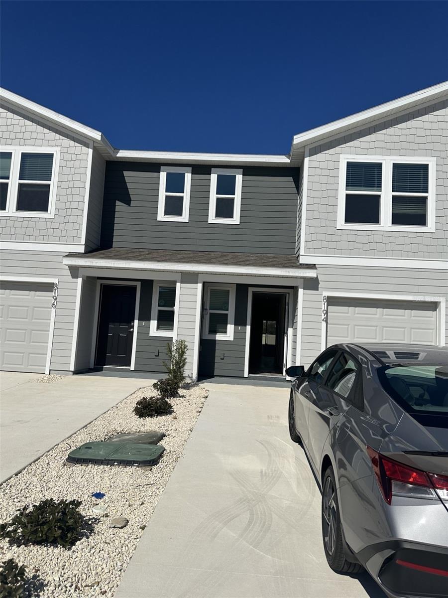 LAUREL COMMONS - Residential Lease