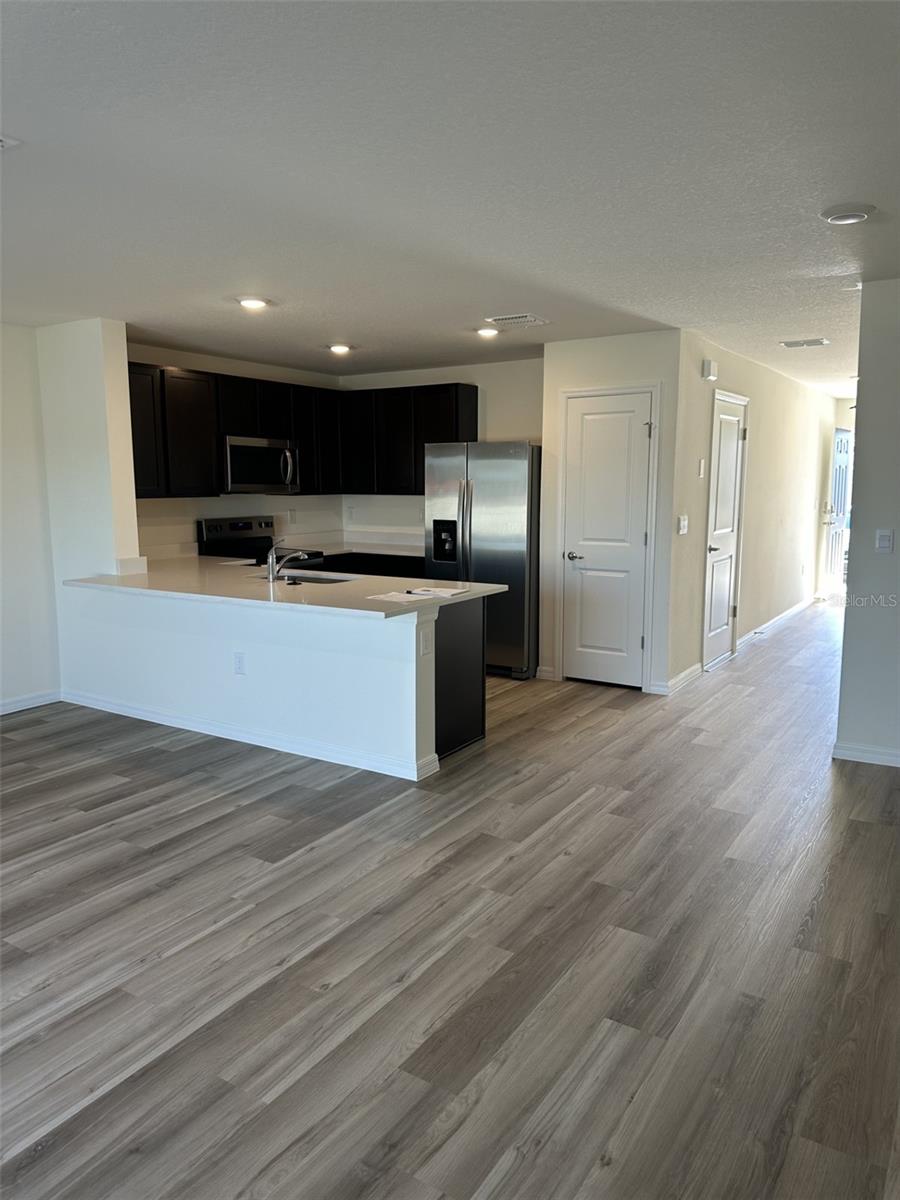 LAUREL COMMONS - Residential Lease