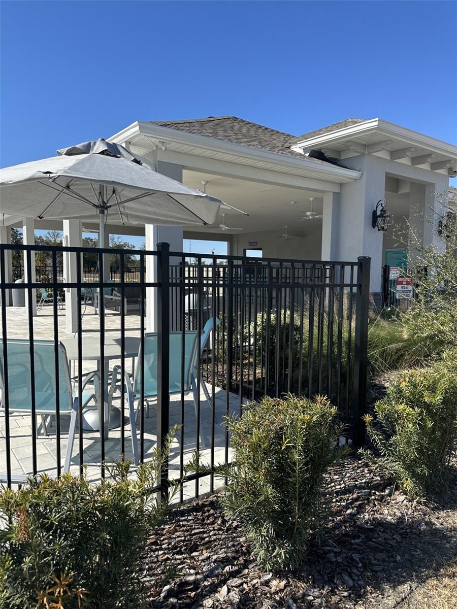 LAUREL COMMONS - Residential Lease