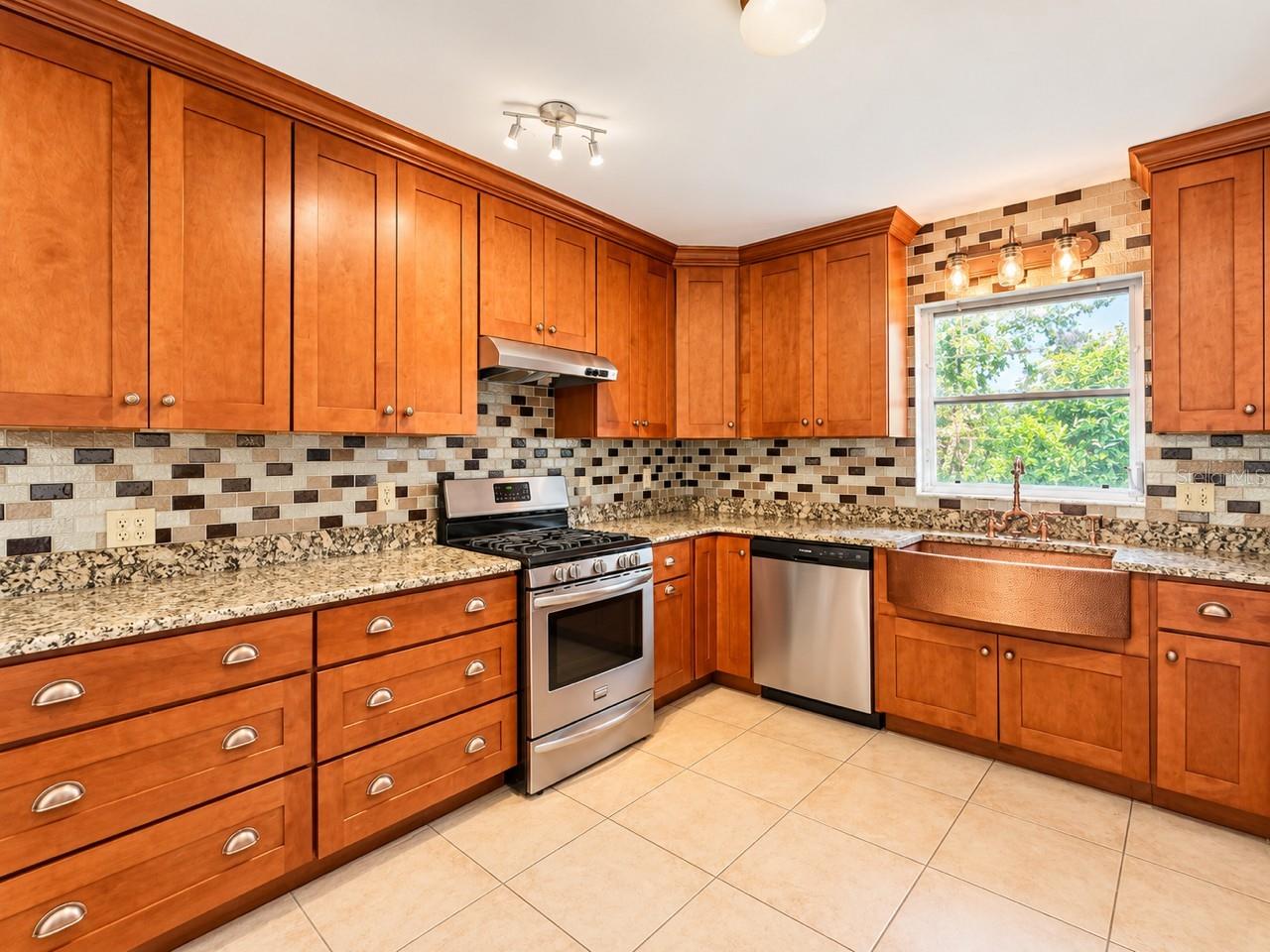4709 BROOKSDALE DRIVE, SARASOTA, FL, 34232 2 4709 BROOKSDALE DRIVE