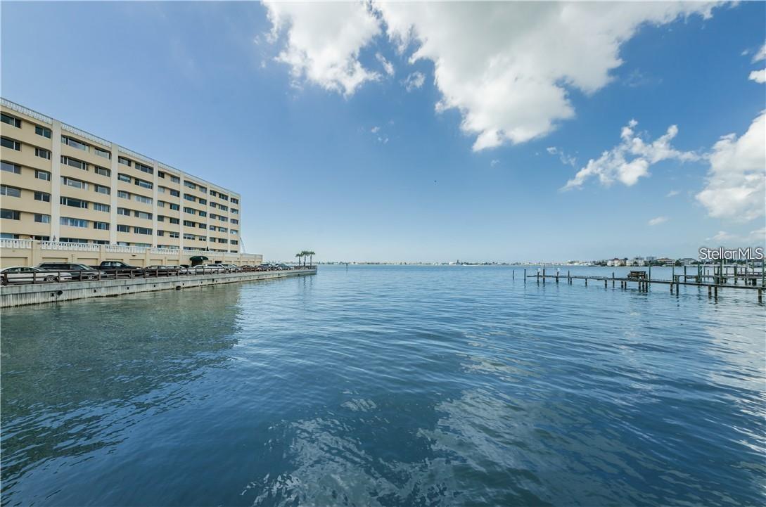 HARBOUR CLUB CONDO 2 - Residential