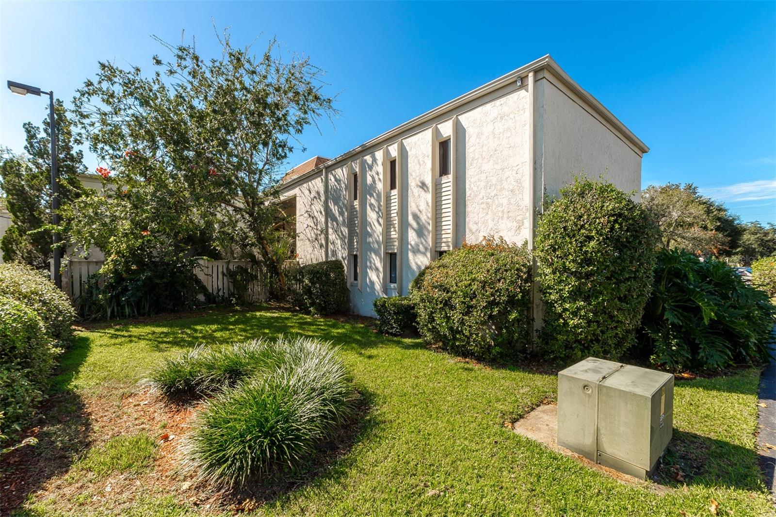 WIMBLEDON PARK CONDO 01 - Residential Lease