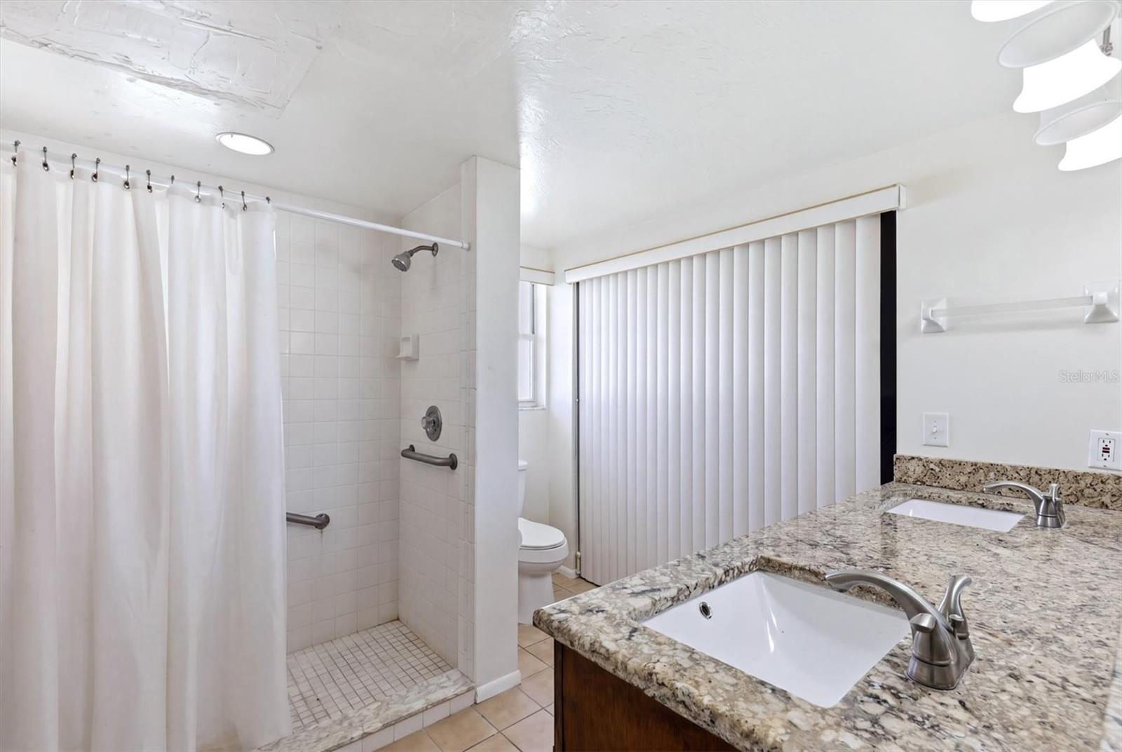 PINE SHORES ESTATE 4TH SEC - Residential