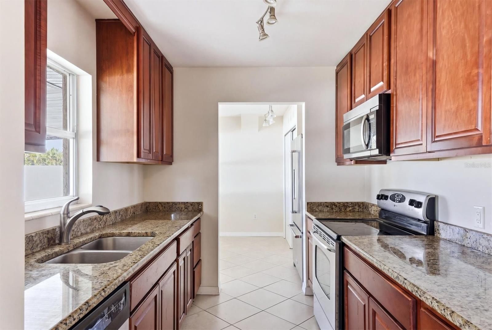 PINE SHORES ESTATE 4TH SEC - Residential