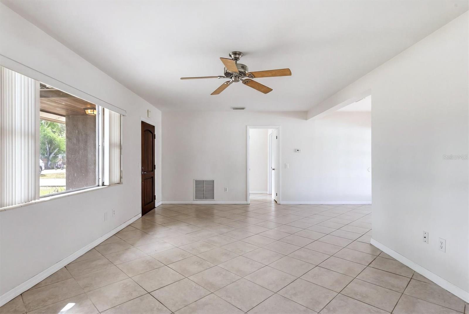 6014 BORDER LANE