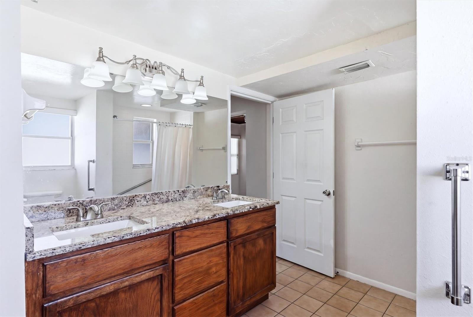 PINE SHORES ESTATE 4TH SEC - Residential