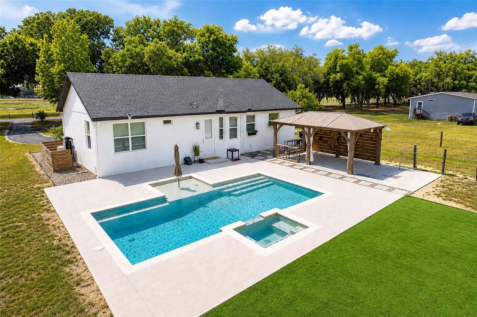 GROVELAND FARMS 26-22-24 - Residential