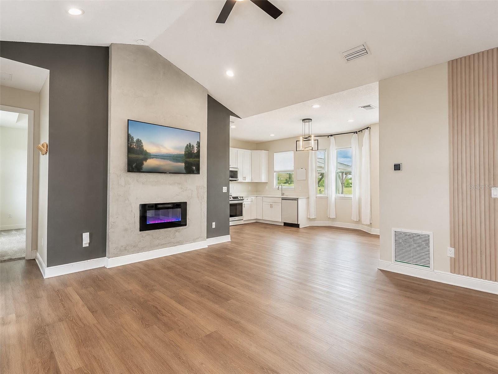 GROVELAND FARMS 26-22-24 - Residential
