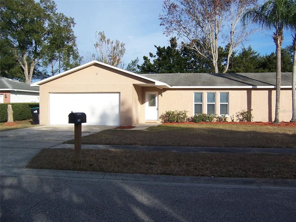 Photo of 2703 Middle Street, Orlando, FL 32807 (MLS # O6376031)