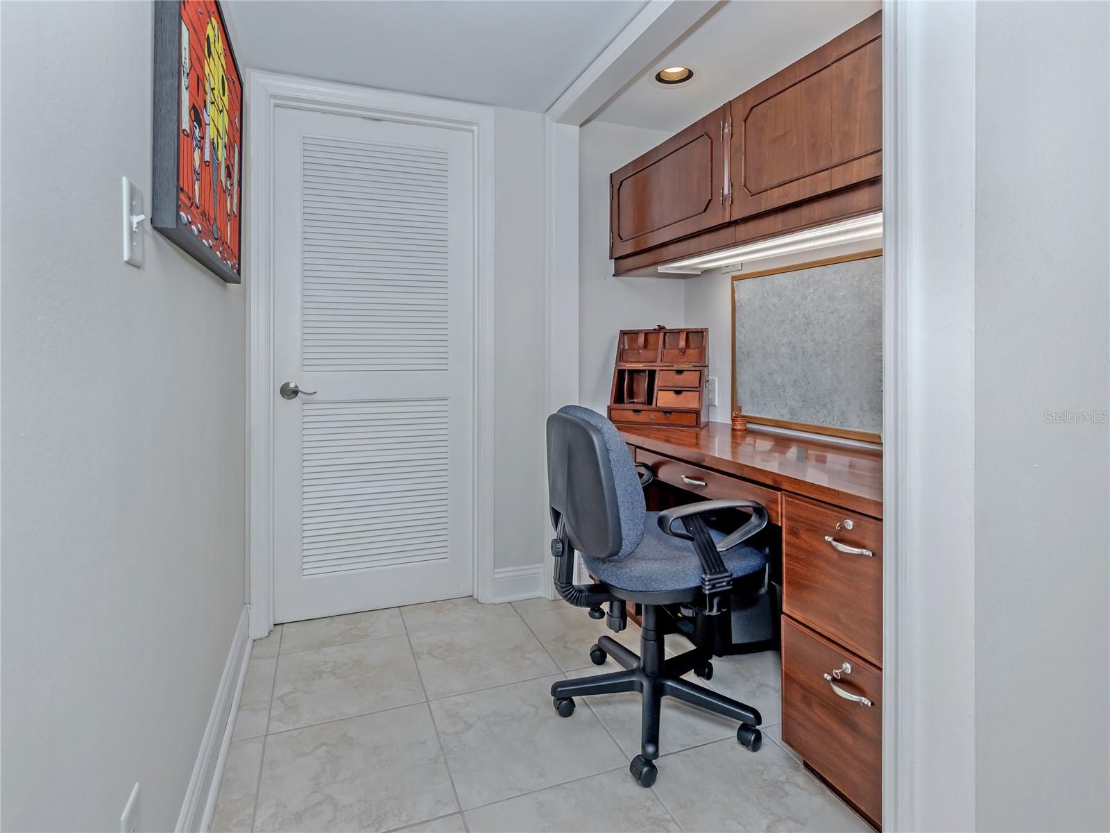 ISLAND SHORES - Residential