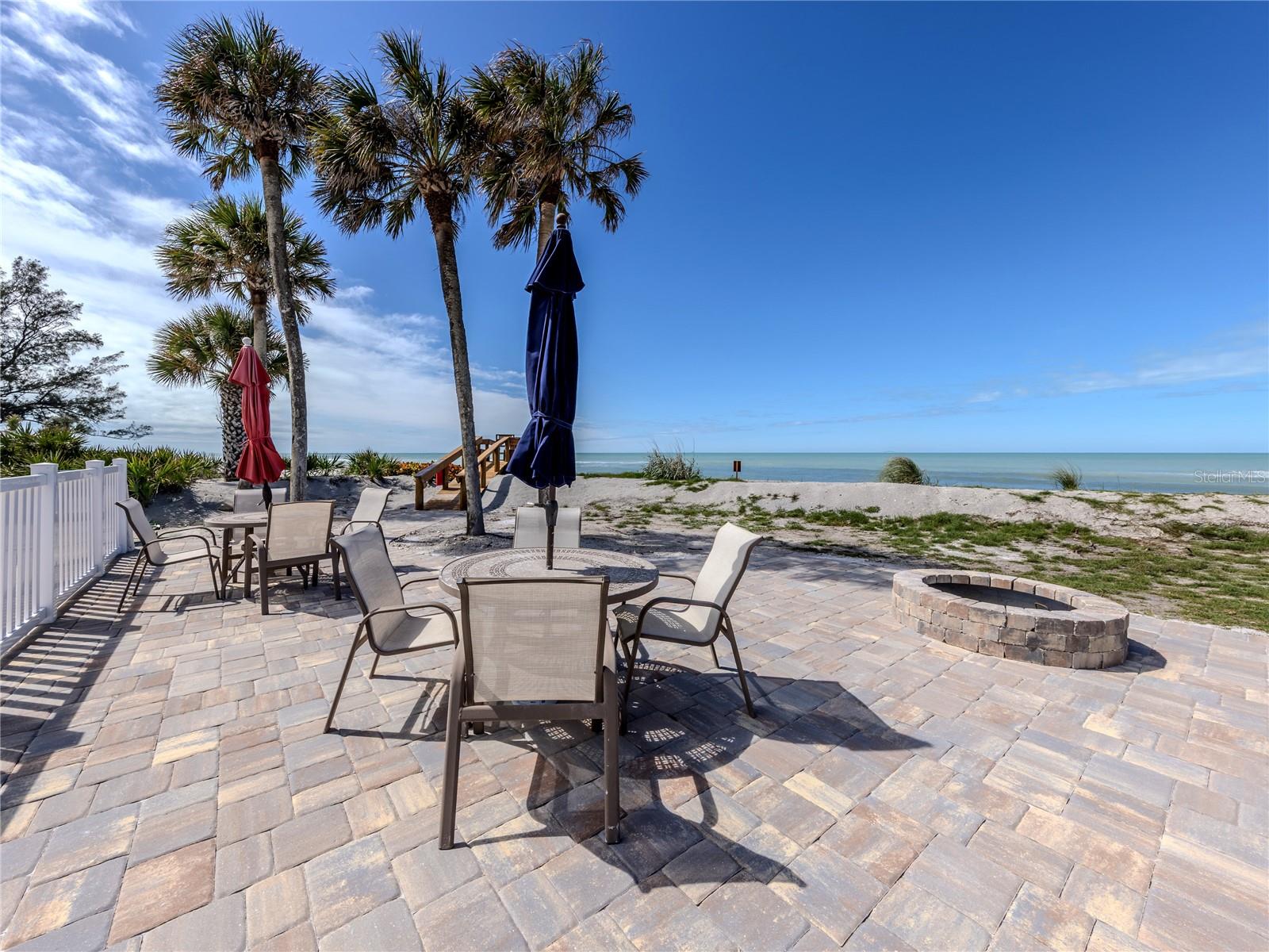 ISLAND SHORES - Residential