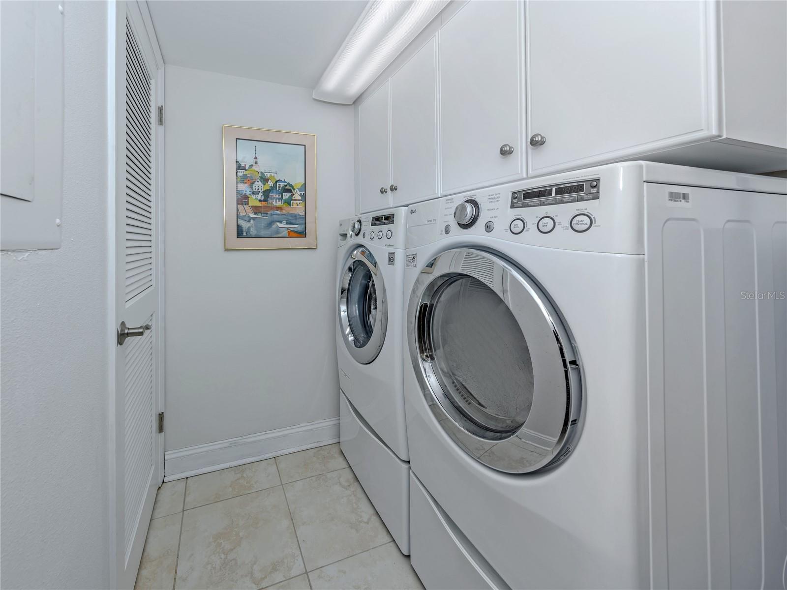 ISLAND SHORES - Residential