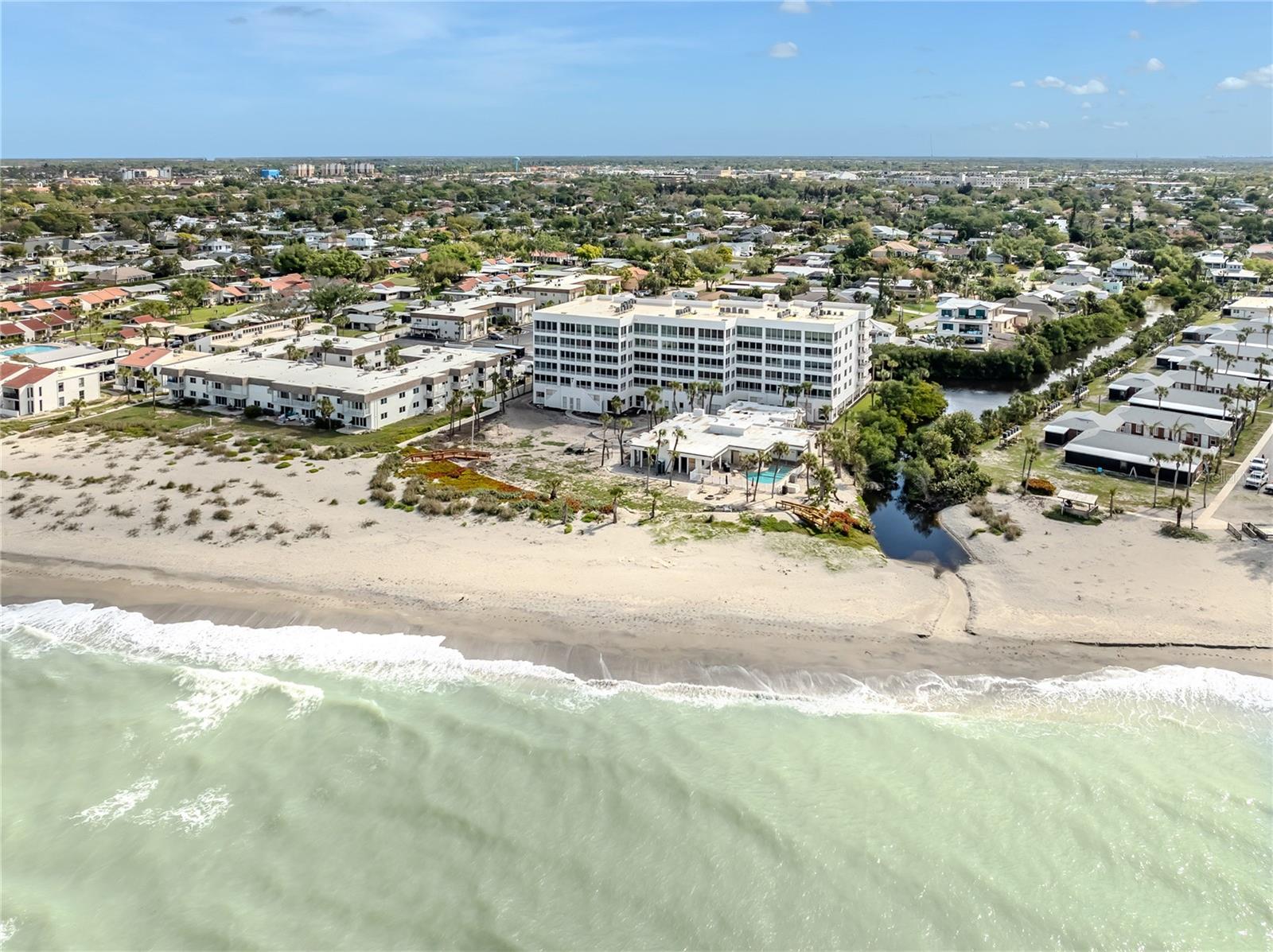 ISLAND SHORES - Residential