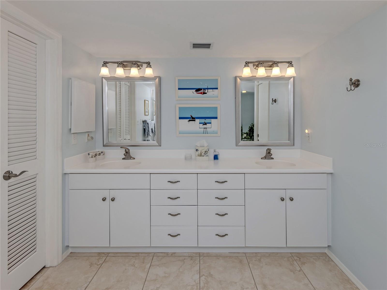 ISLAND SHORES - Residential