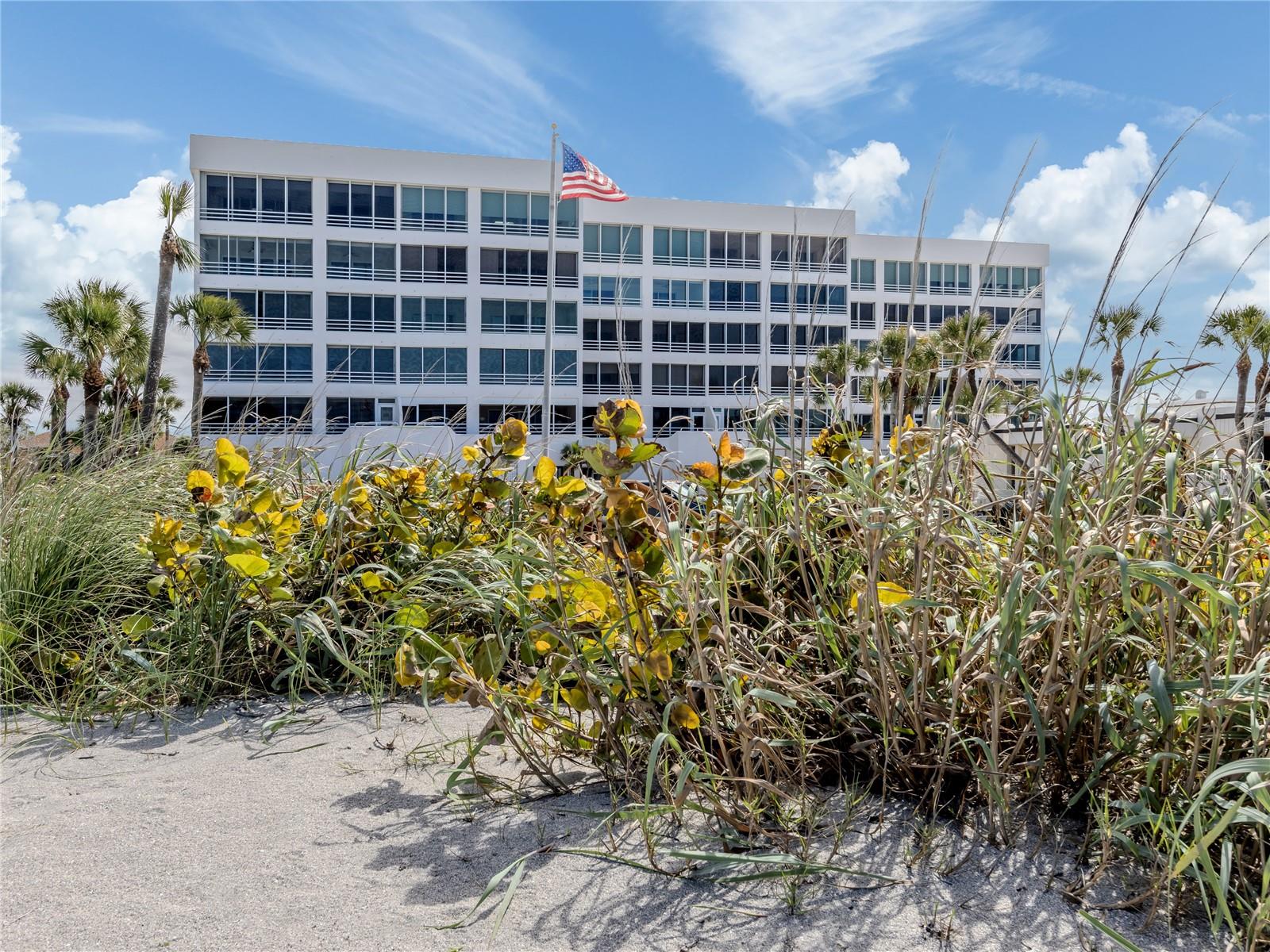 ISLAND SHORES - Residential