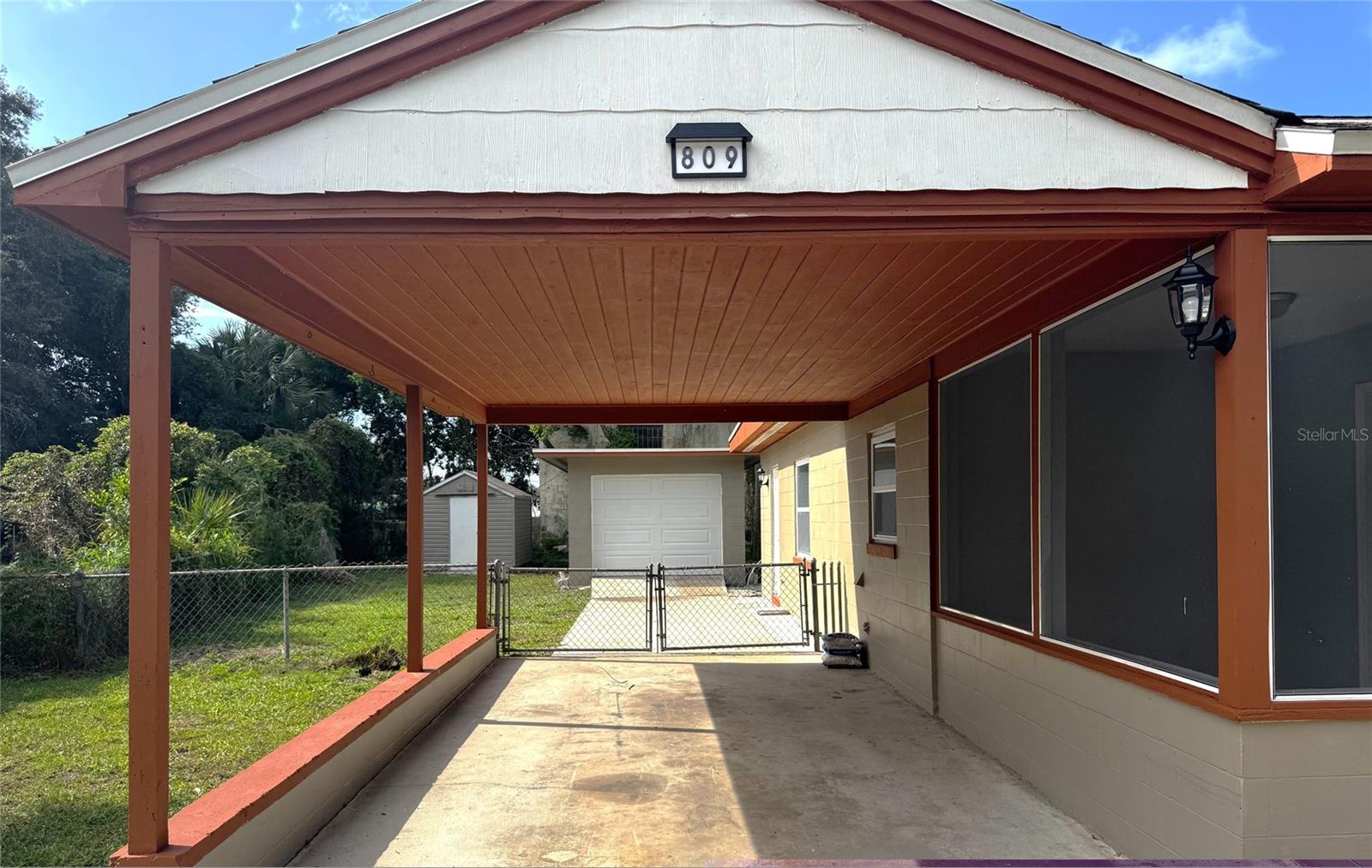 809 OAK DRIVE