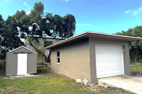 Tiny photo for 809 Oak Drive, Leesburg, FL 34748 (MLS # O6453005)