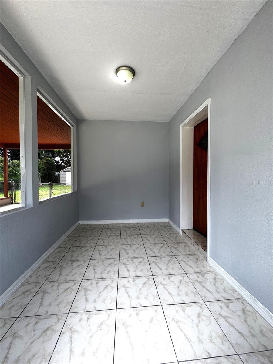 809 OAK DRIVE
