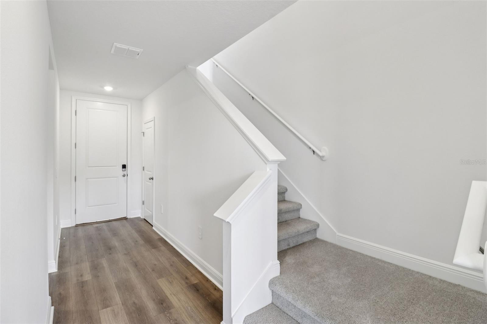 807 SUNSHOWER DRIVE