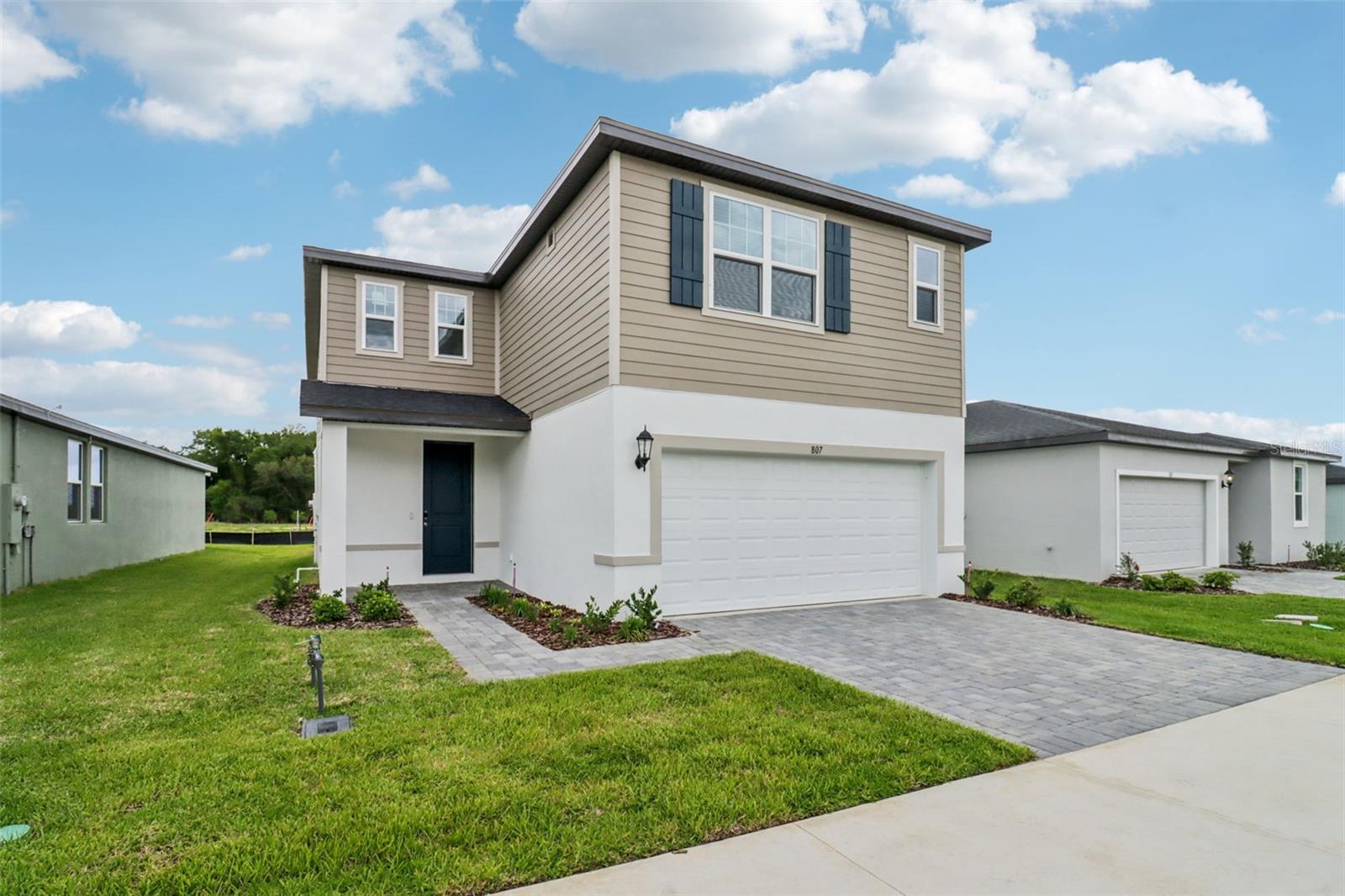 807 SUNSHOWER DRIVE
