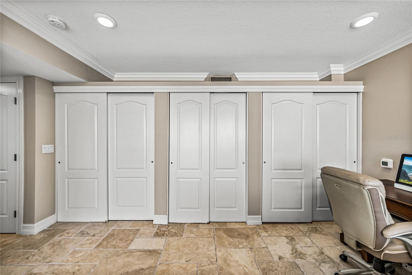 SEAMARK CONDO - Residential