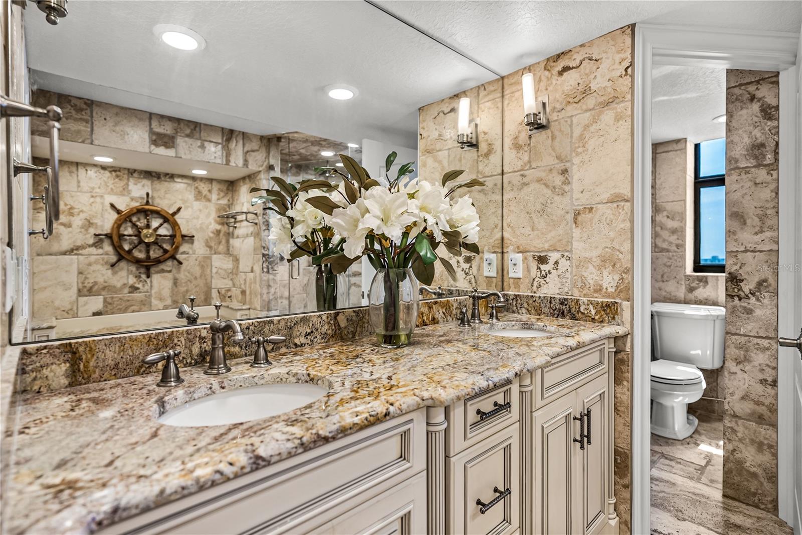 SEAMARK CONDO - Residential