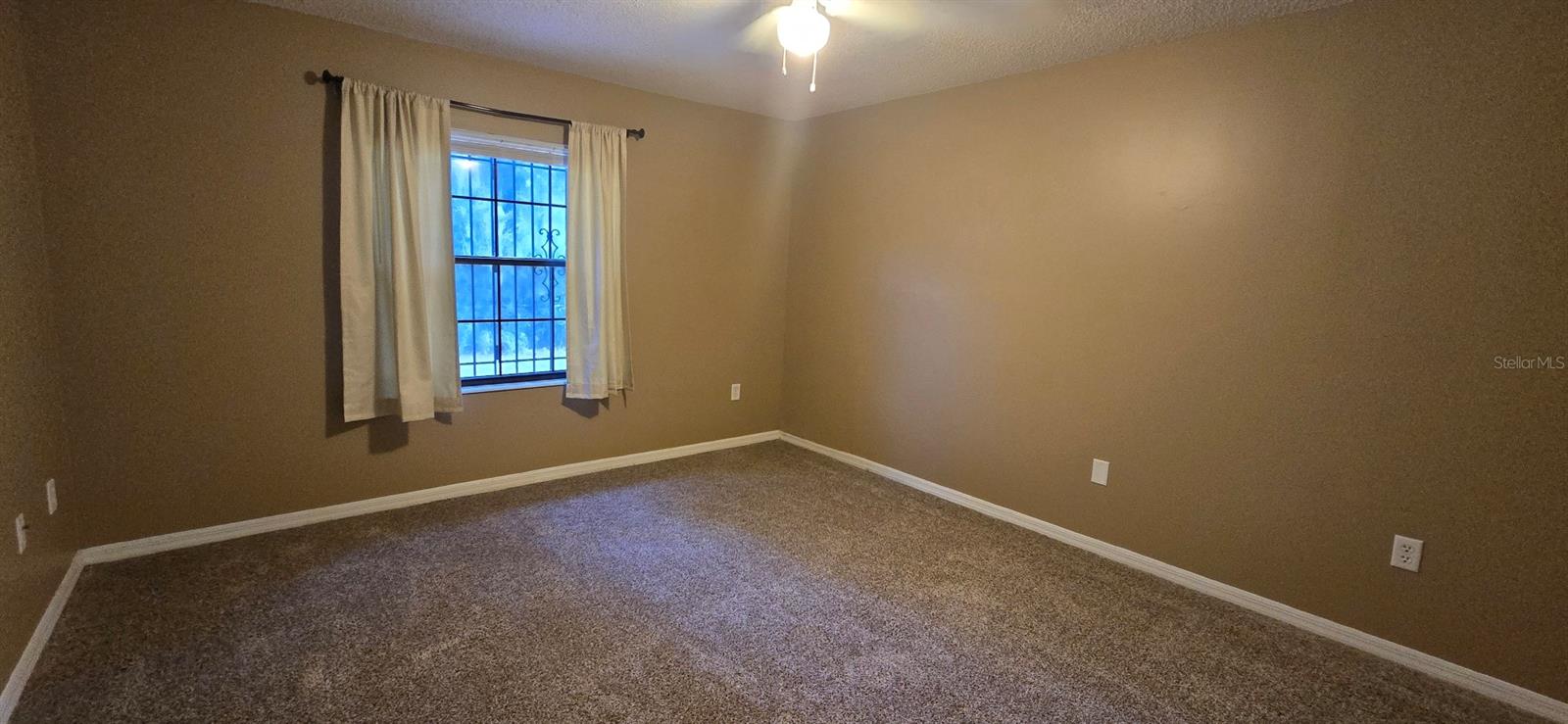 PADDOCK VILLAS - Residential Lease