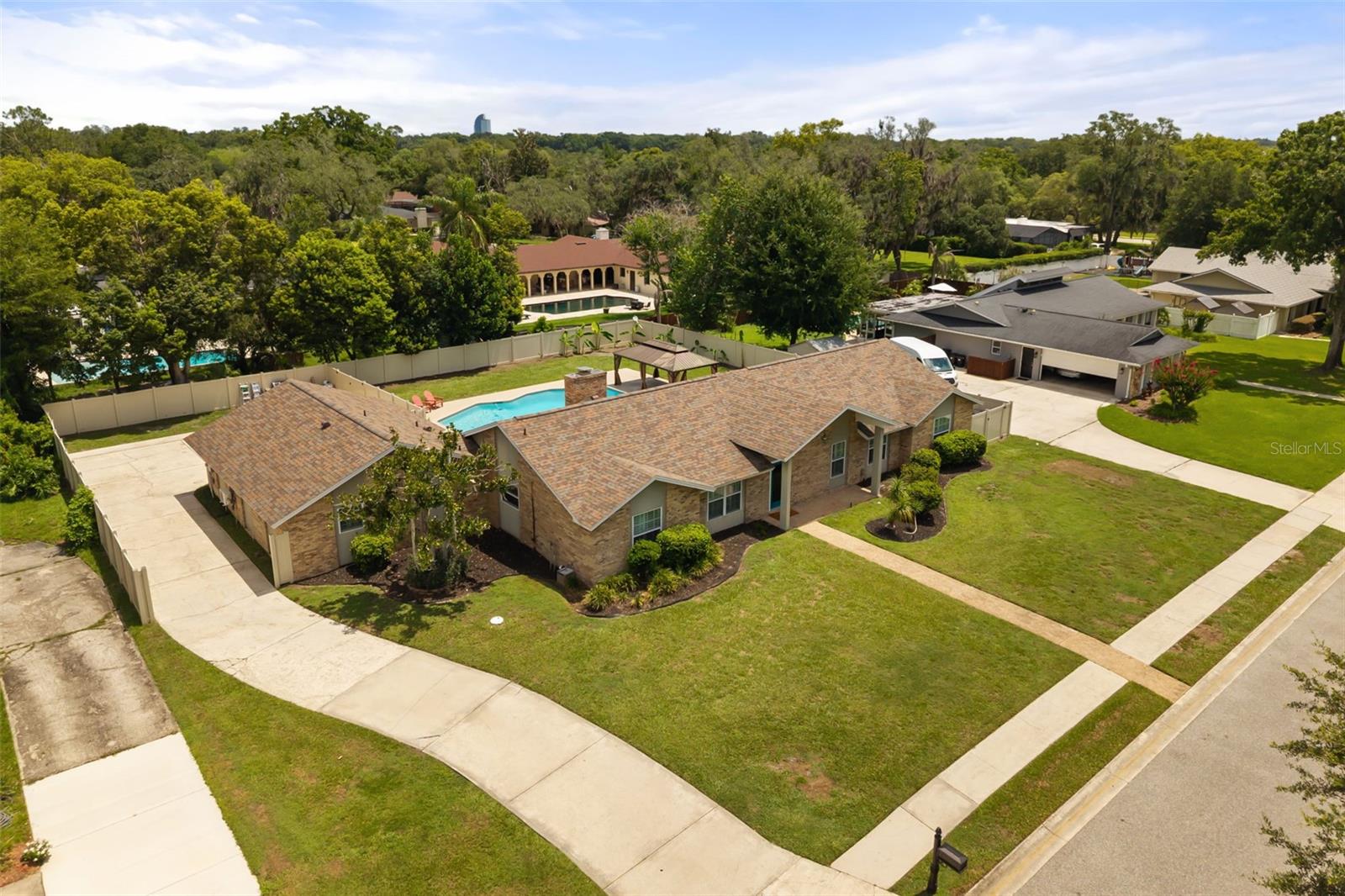 104 VALENCIA LOOP