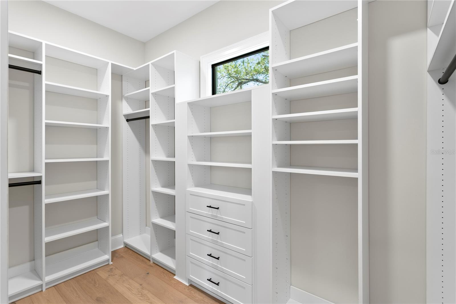 SUNSET PARK - Residential