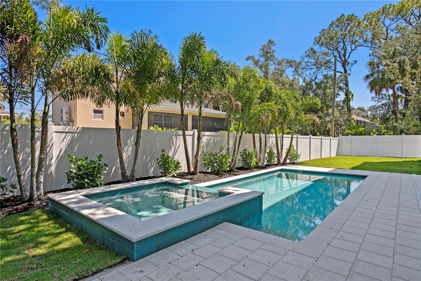 SUNSET PARK - Residential