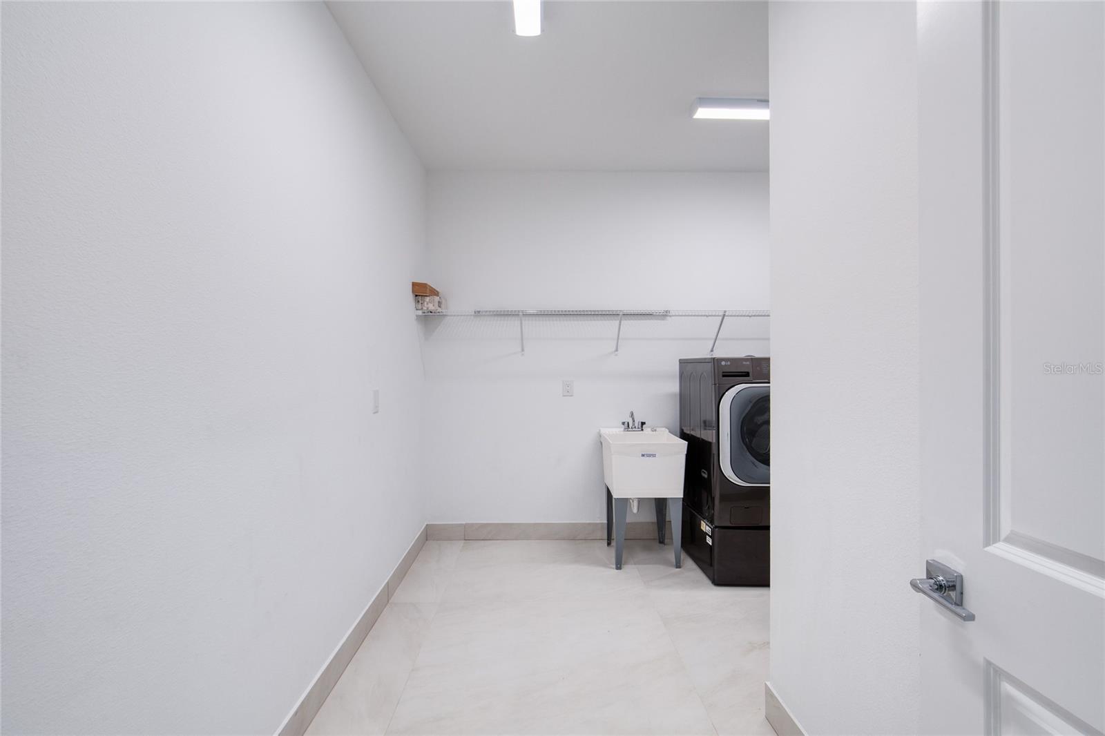 LATITUDE/DAYTONA BEACH CLOAR - Residential