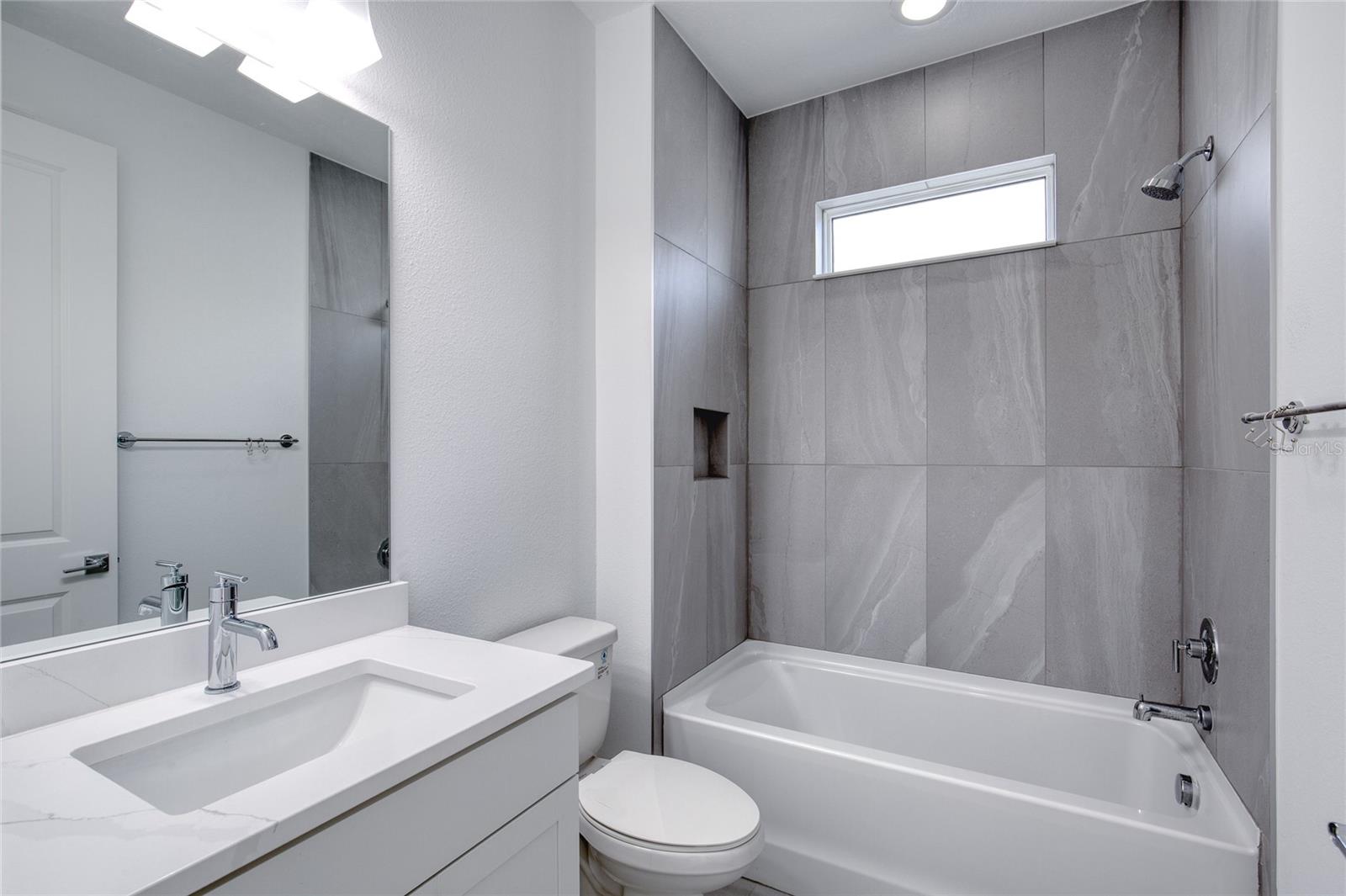 LATITUDE/DAYTONA BEACH CLOAR - Residential