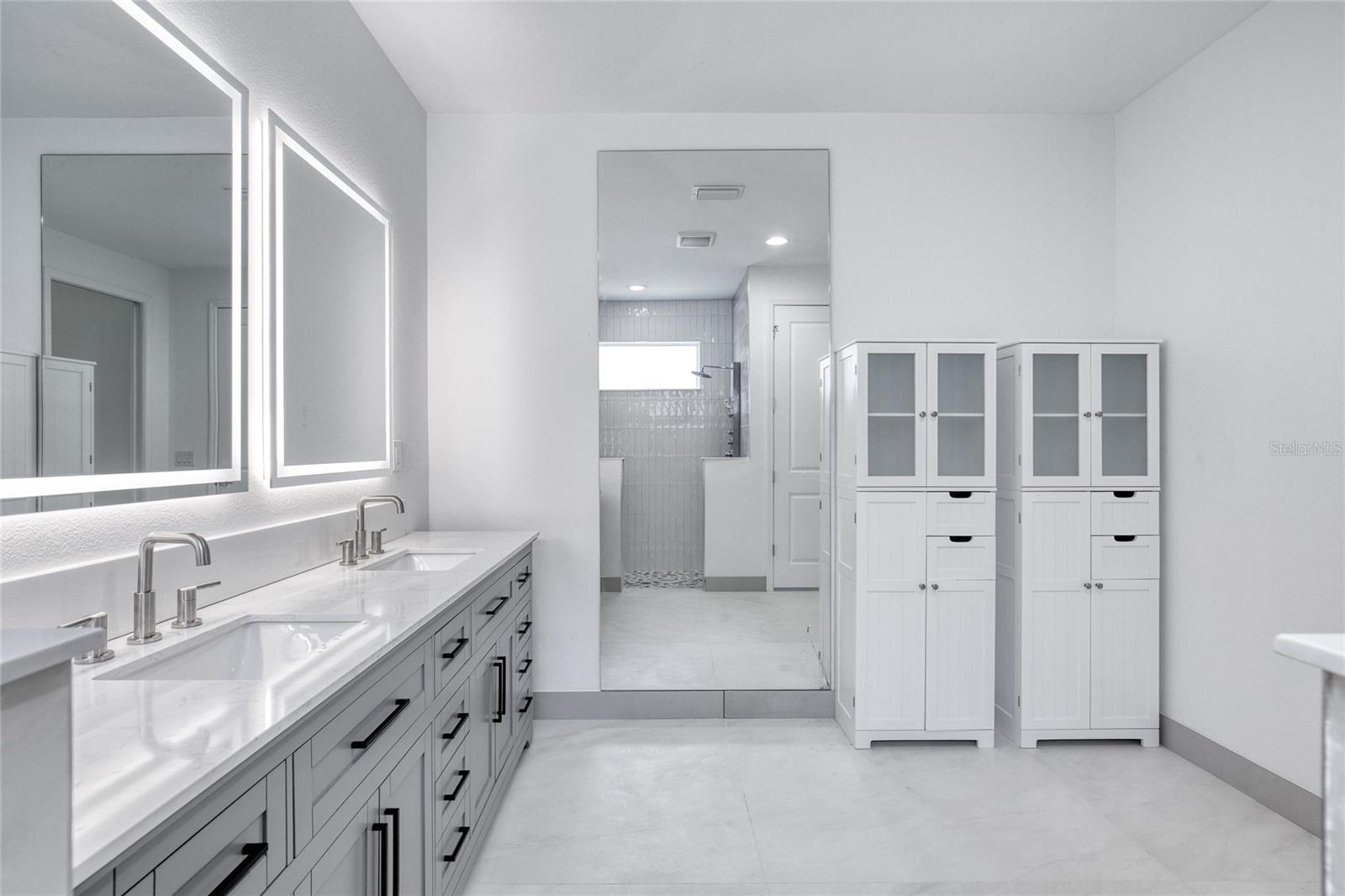 LATITUDE/DAYTONA BEACH CLOAR - Residential