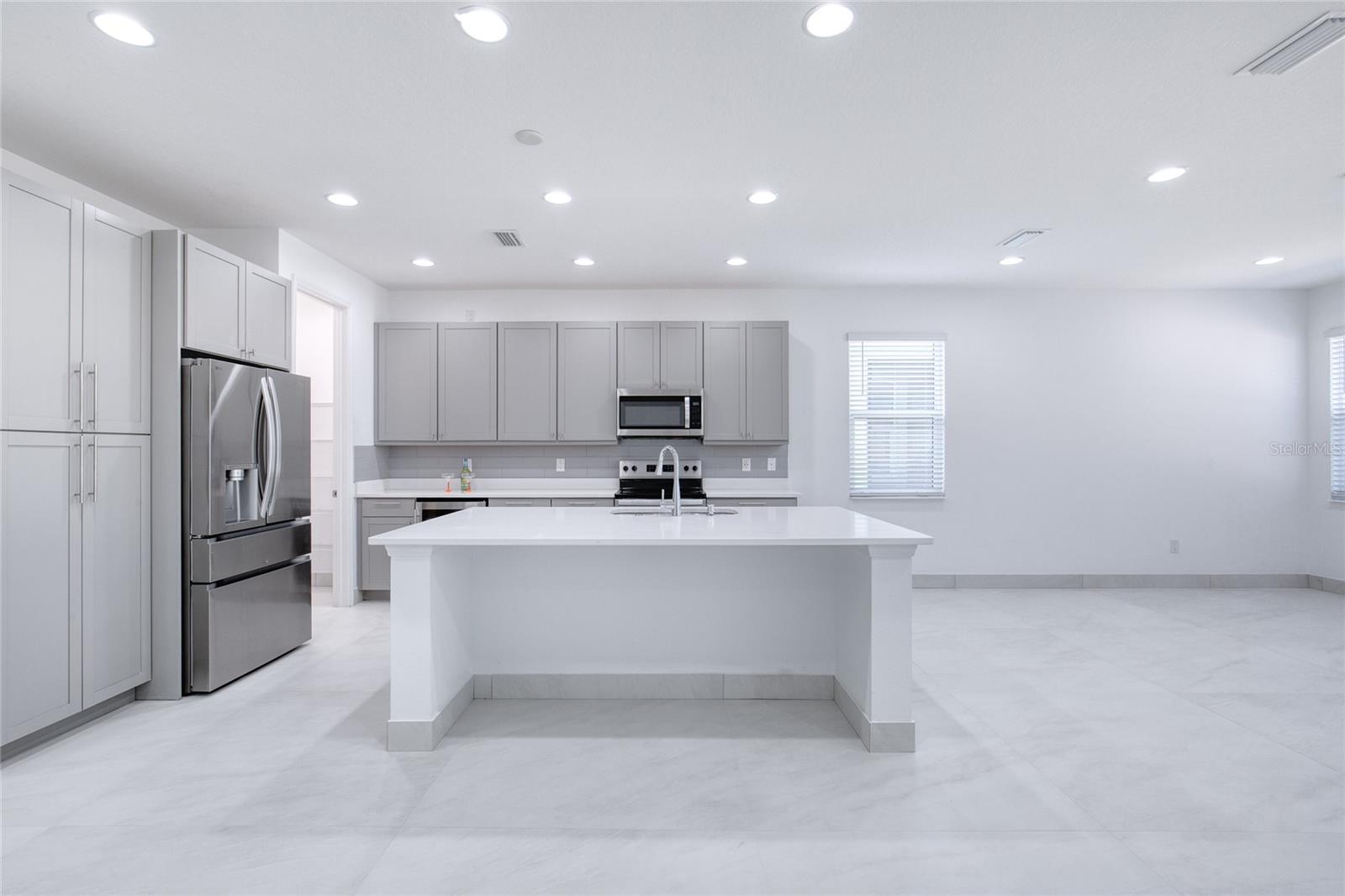 LATITUDE/DAYTONA BEACH CLOAR - Residential