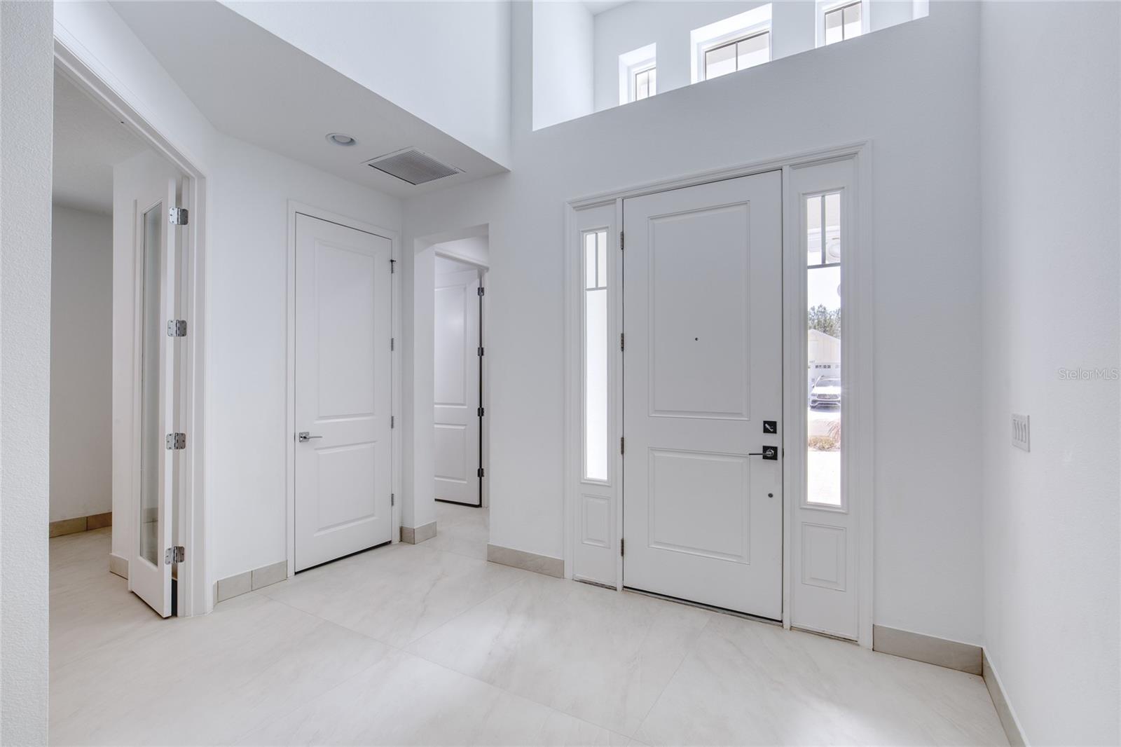 LATITUDE/DAYTONA BEACH CLOAR - Residential