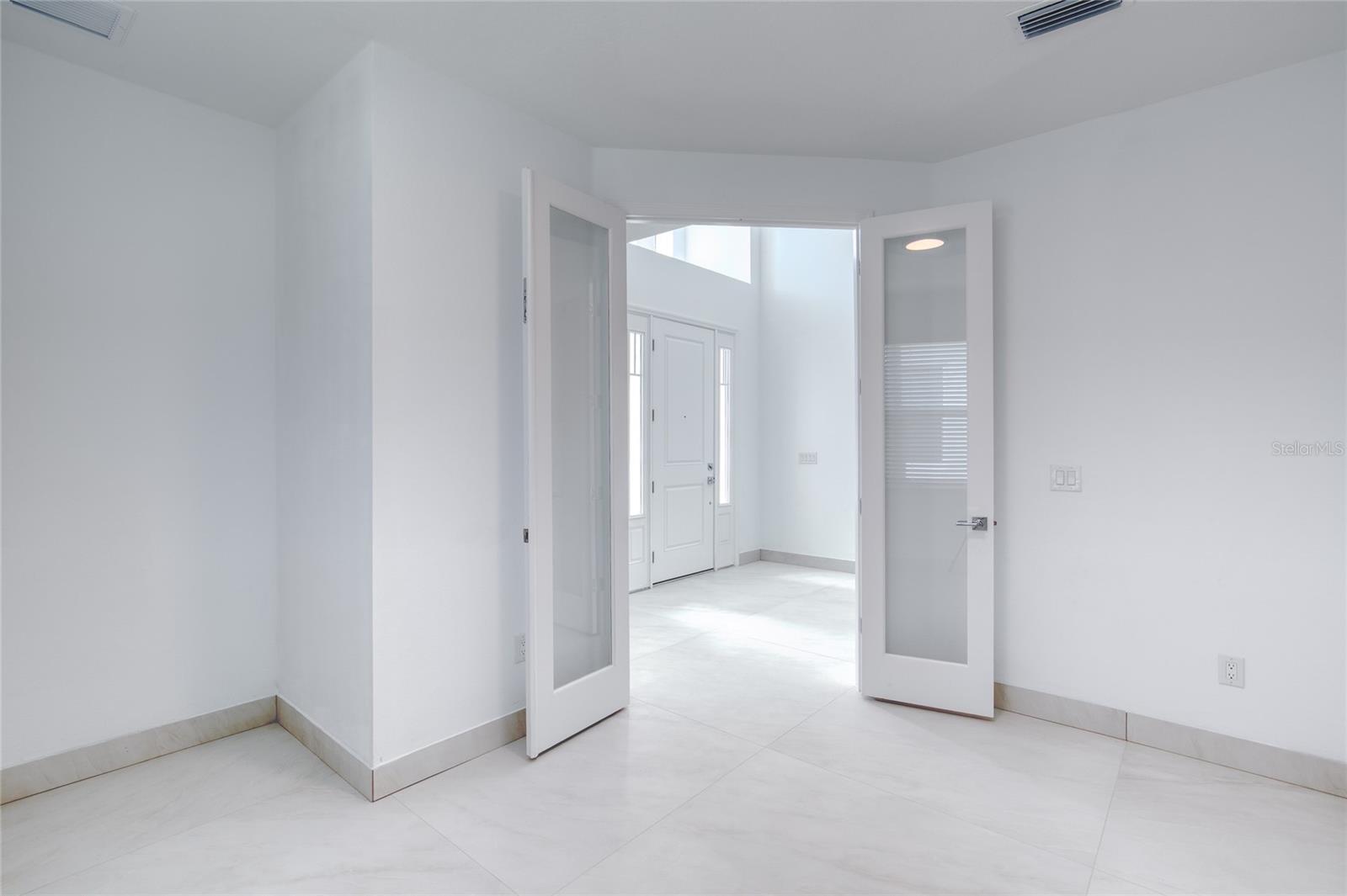 LATITUDE/DAYTONA BEACH CLOAR - Residential