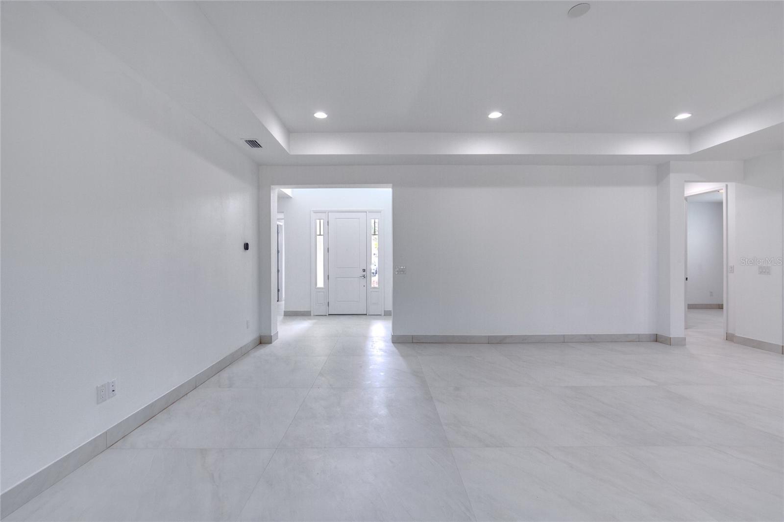 LATITUDE/DAYTONA BEACH CLOAR - Residential