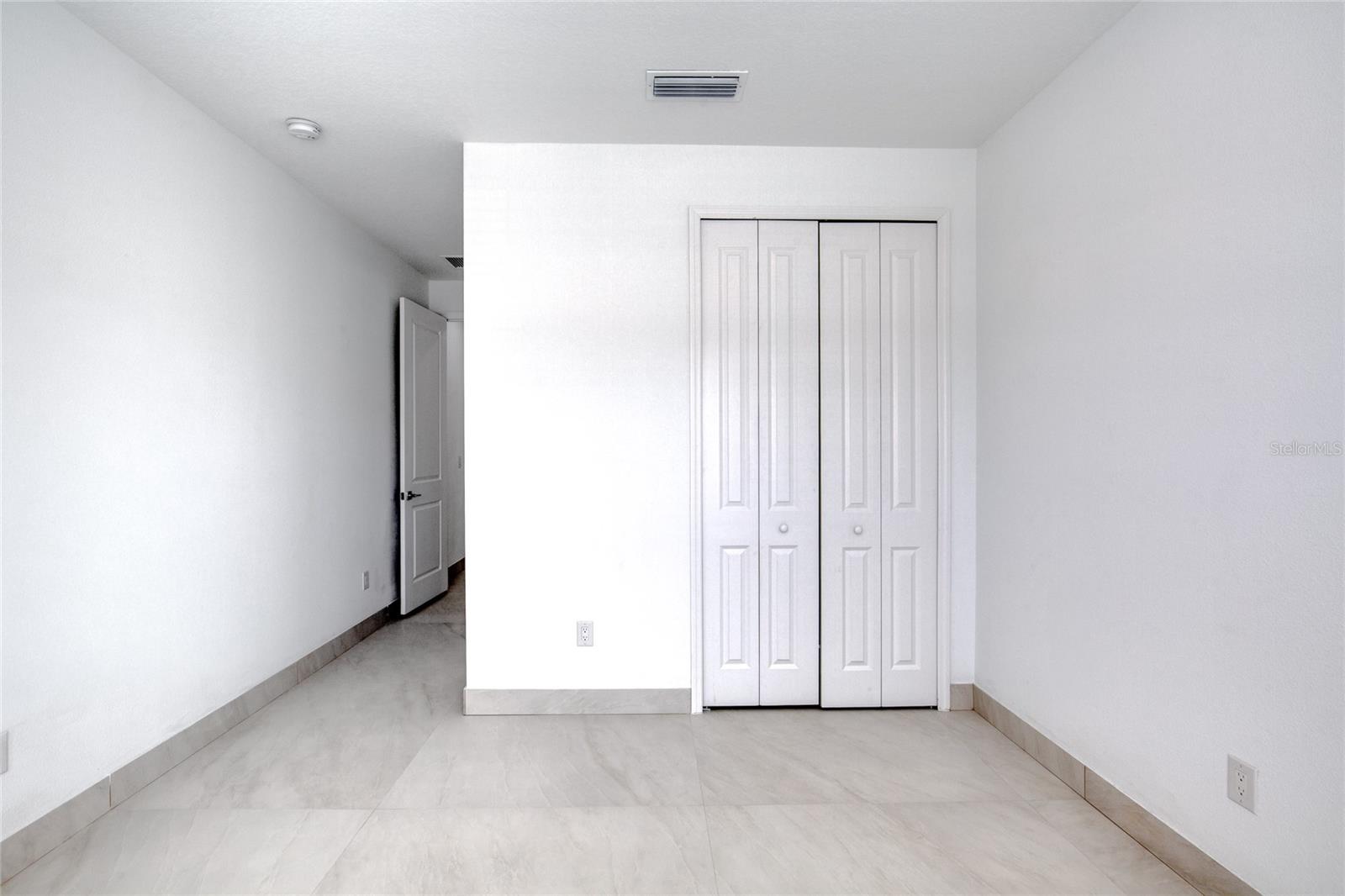 LATITUDE/DAYTONA BEACH CLOAR - Residential