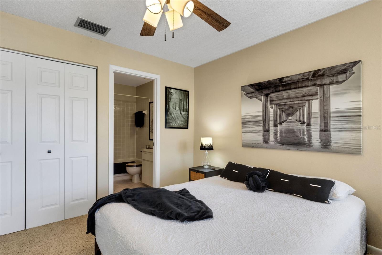 VILLAGE LAKE - Residential