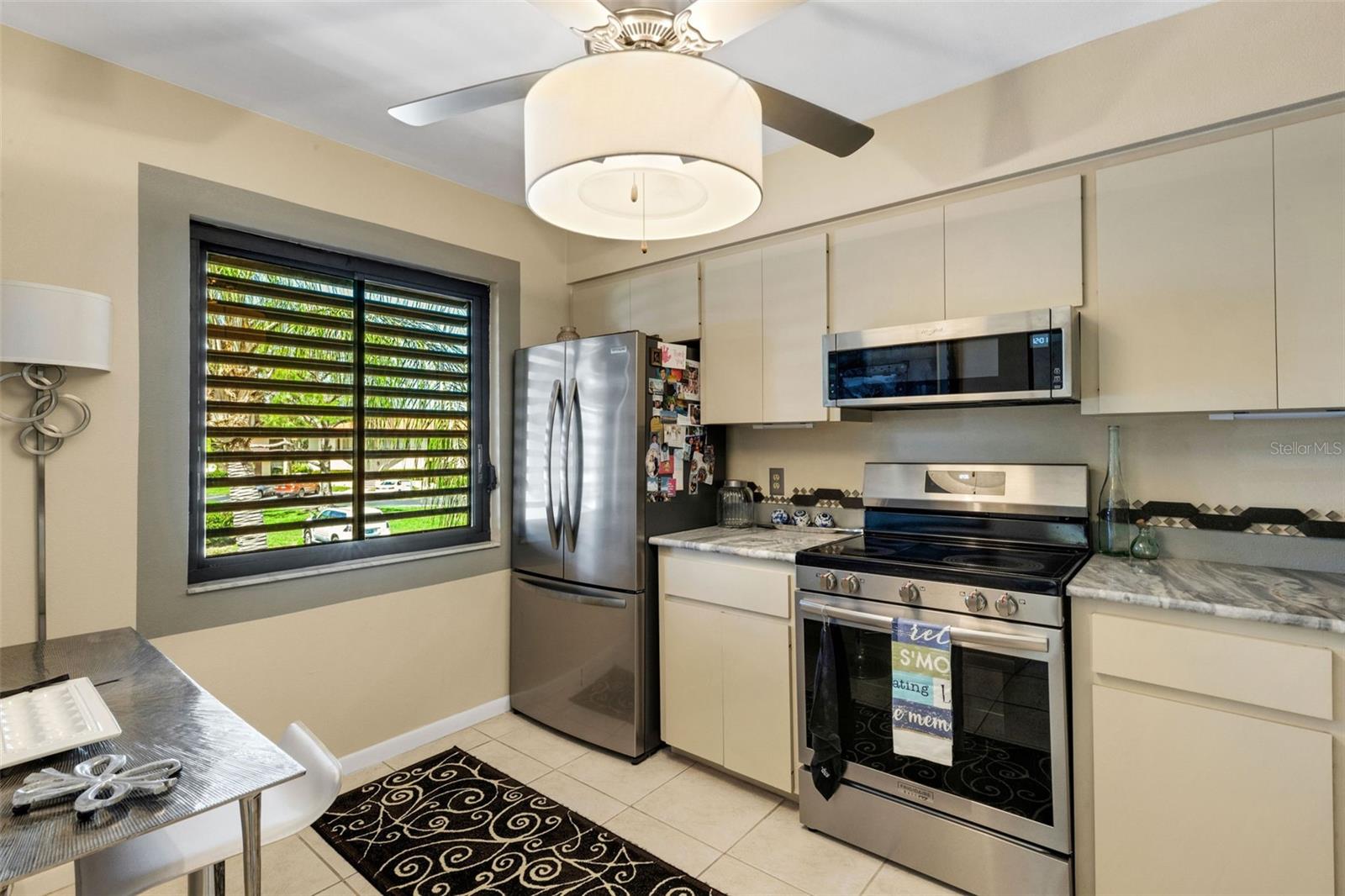 VILLAGE LAKE - Residential