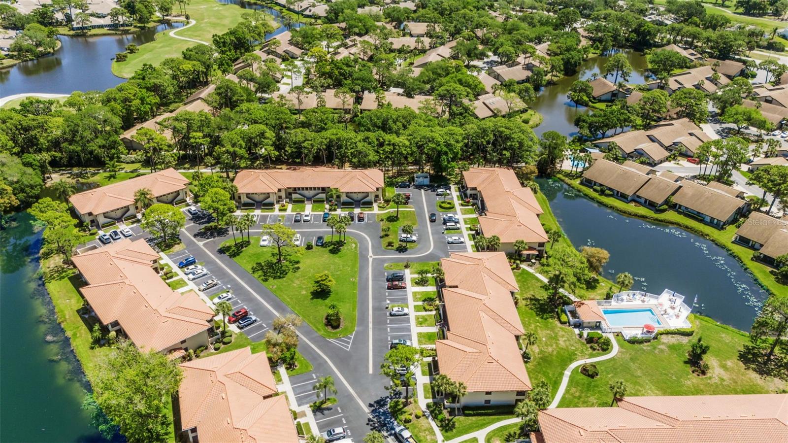 VILLAGE LAKE - Residential