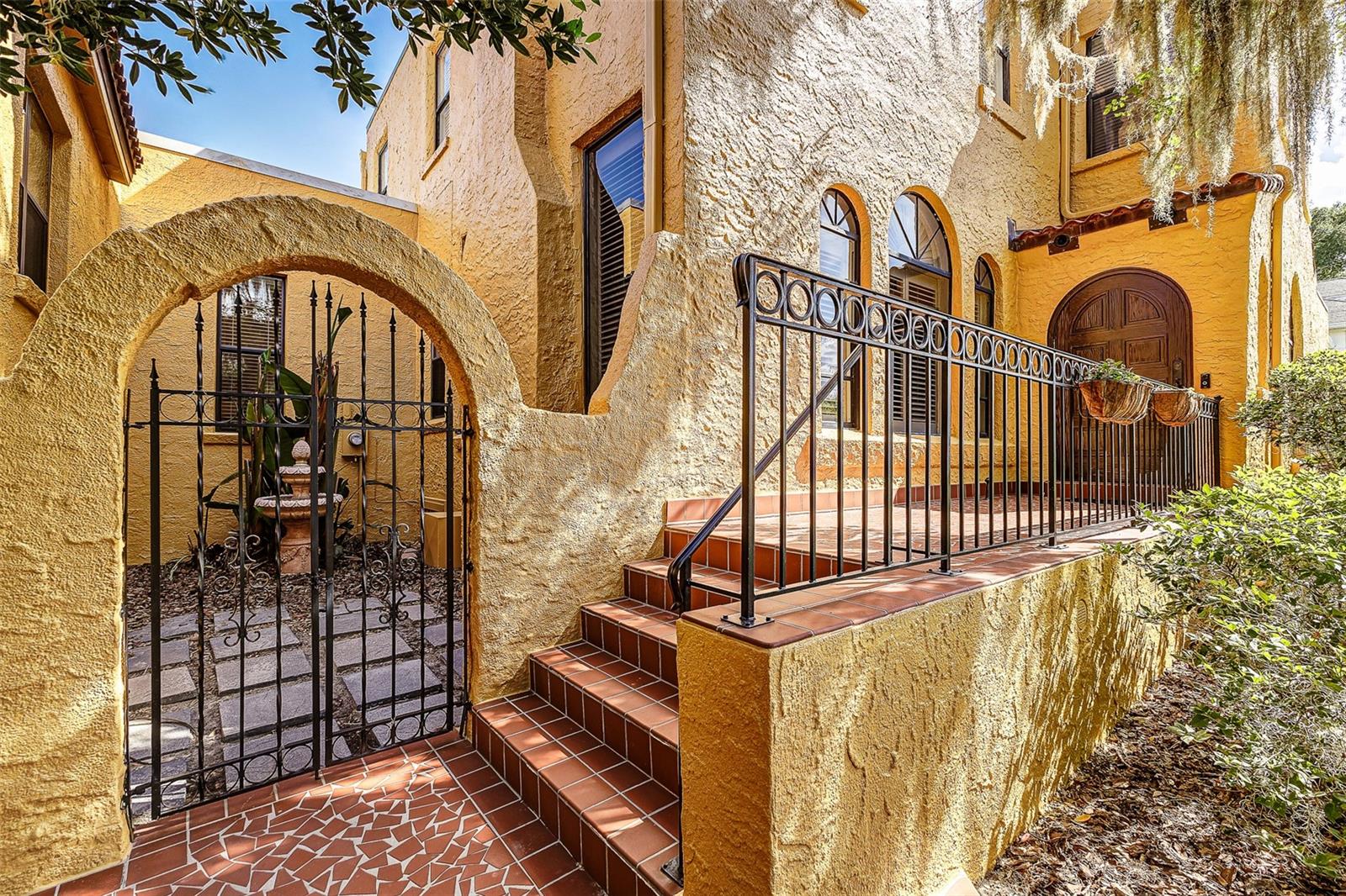 327 MIRAMAR ROAD